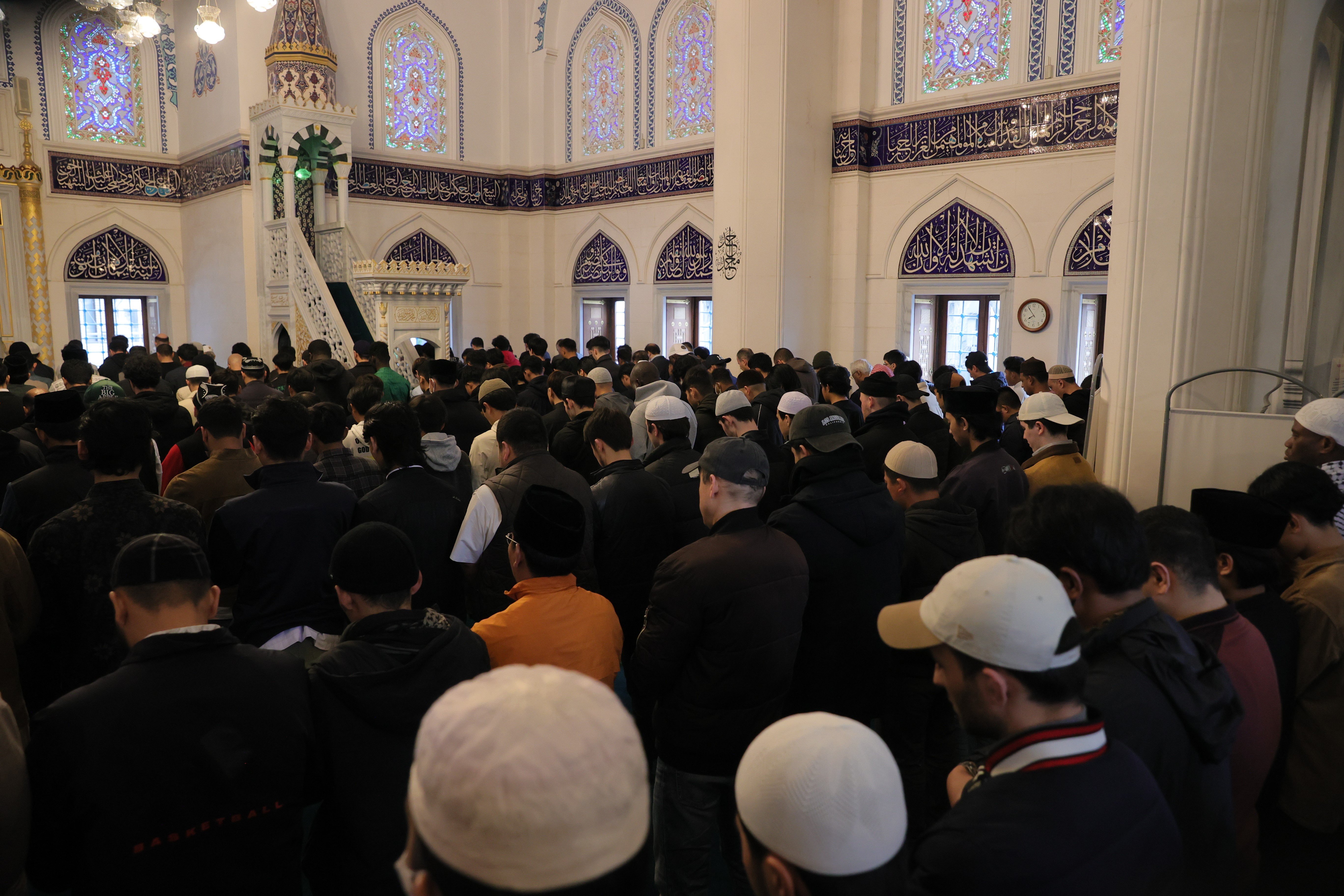 Tokyo Camii'nde bayram izdihamı: Namaz tam 5 kez kılındı!