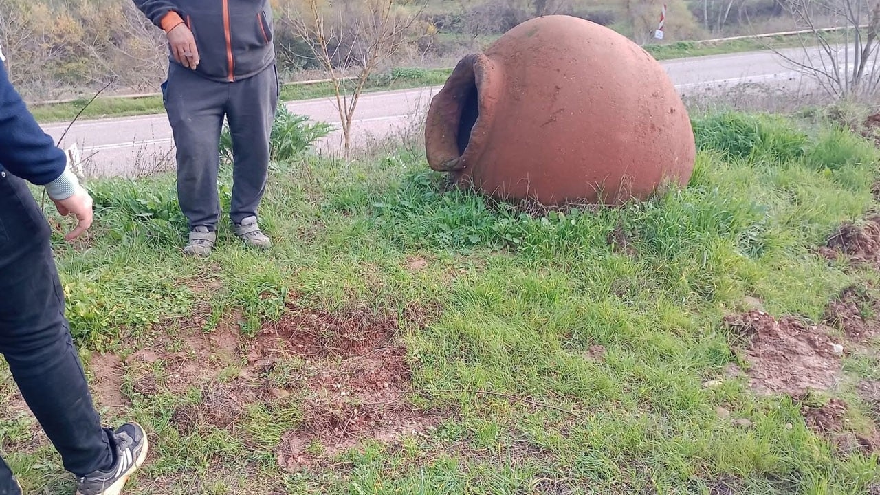 Toprağın altından tarih çıktı! O ilimizde 1800 yıllık küpler bulundu