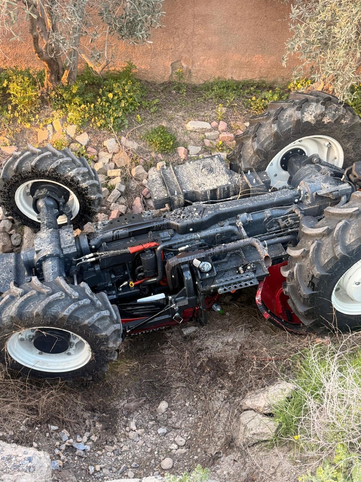 Traktörün Altında Kalan 54 Yaşındaki Sürücü Kurtarılamadı