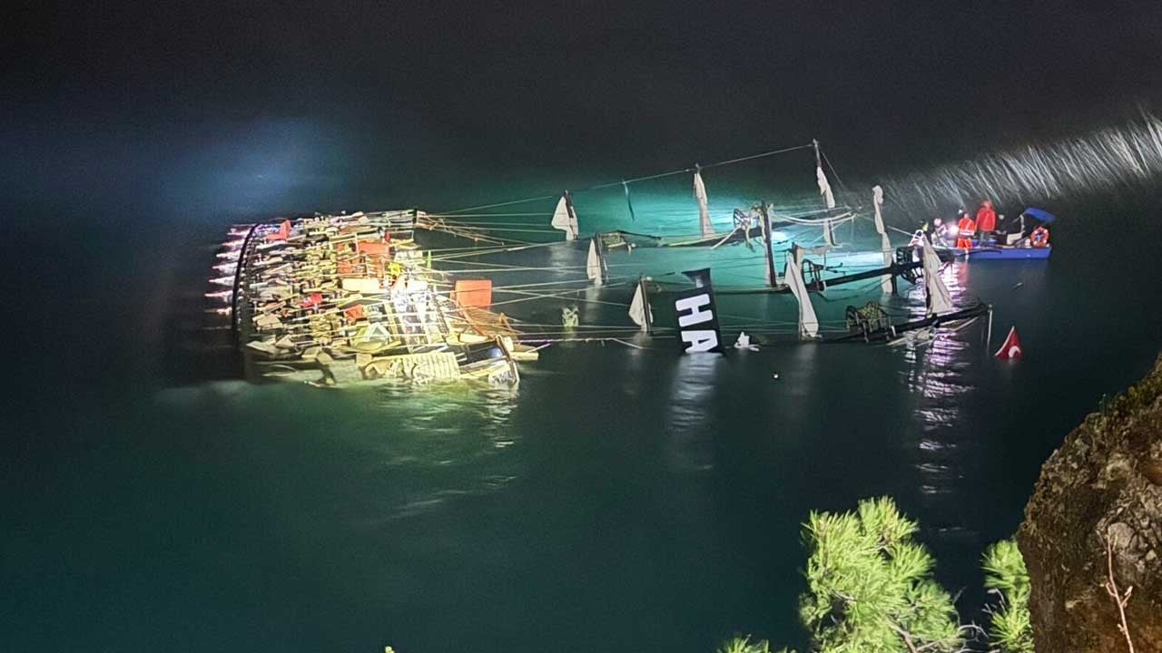 Tur teknesi battı! Arama çalışmaları devam ediyor