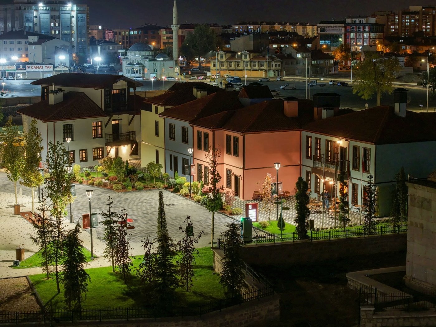 Turizm rehberlerinden Sırçalı Hotel'e tam not