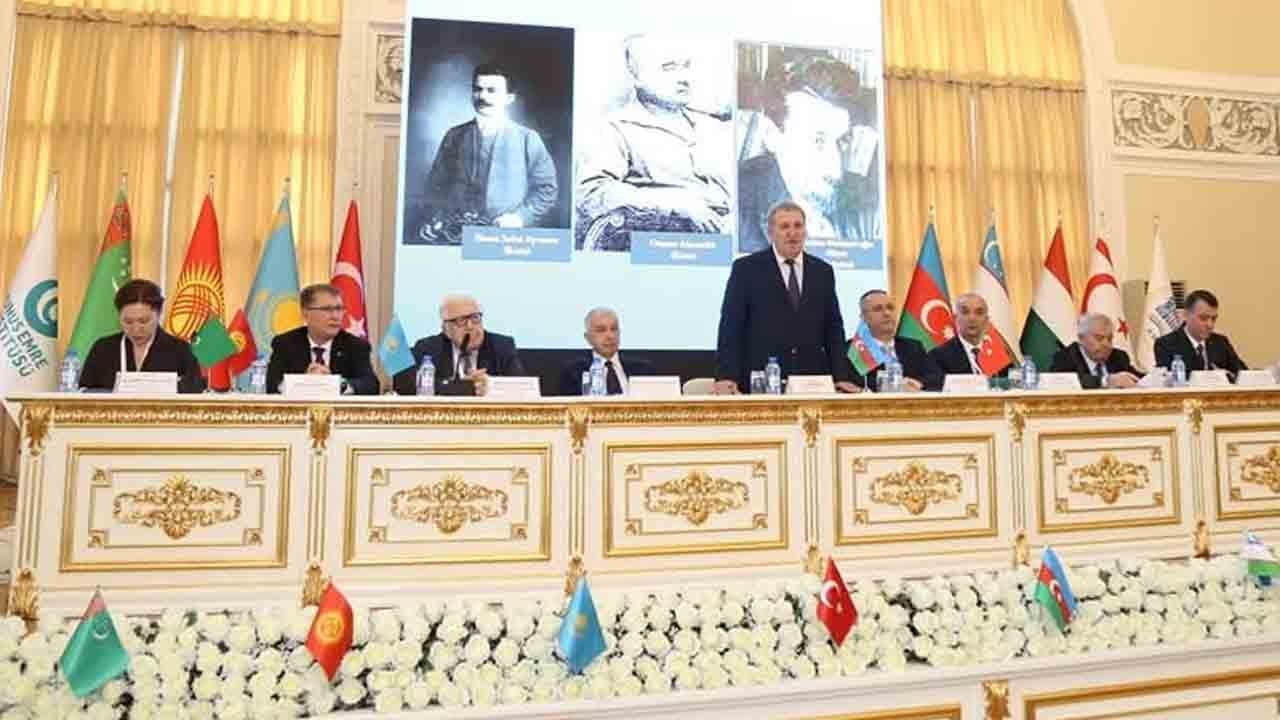 Türk dünyası Bakü’de buluştu: Ortak alfabe vurgusu damga vurdu