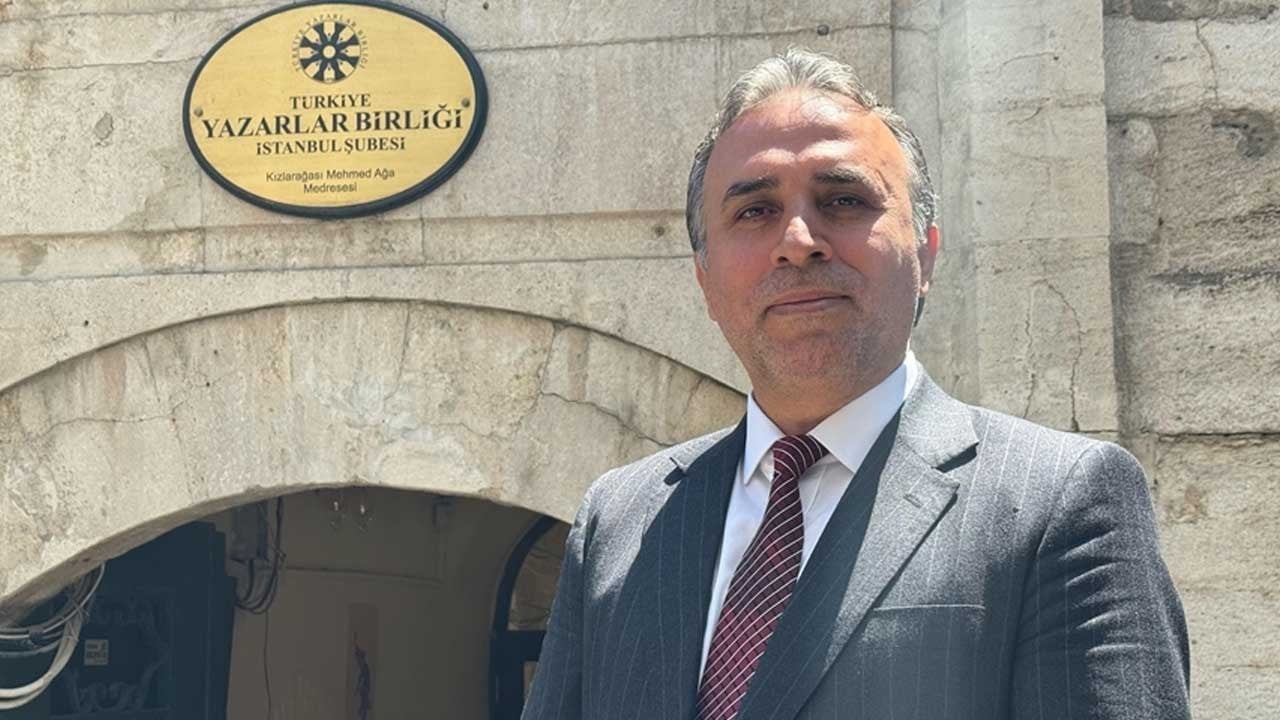 Türkiye Yazarlar Birliği İstanbul Şubesi Başkanı Mahmut Bıyıklı: Türkçe manevi vatan