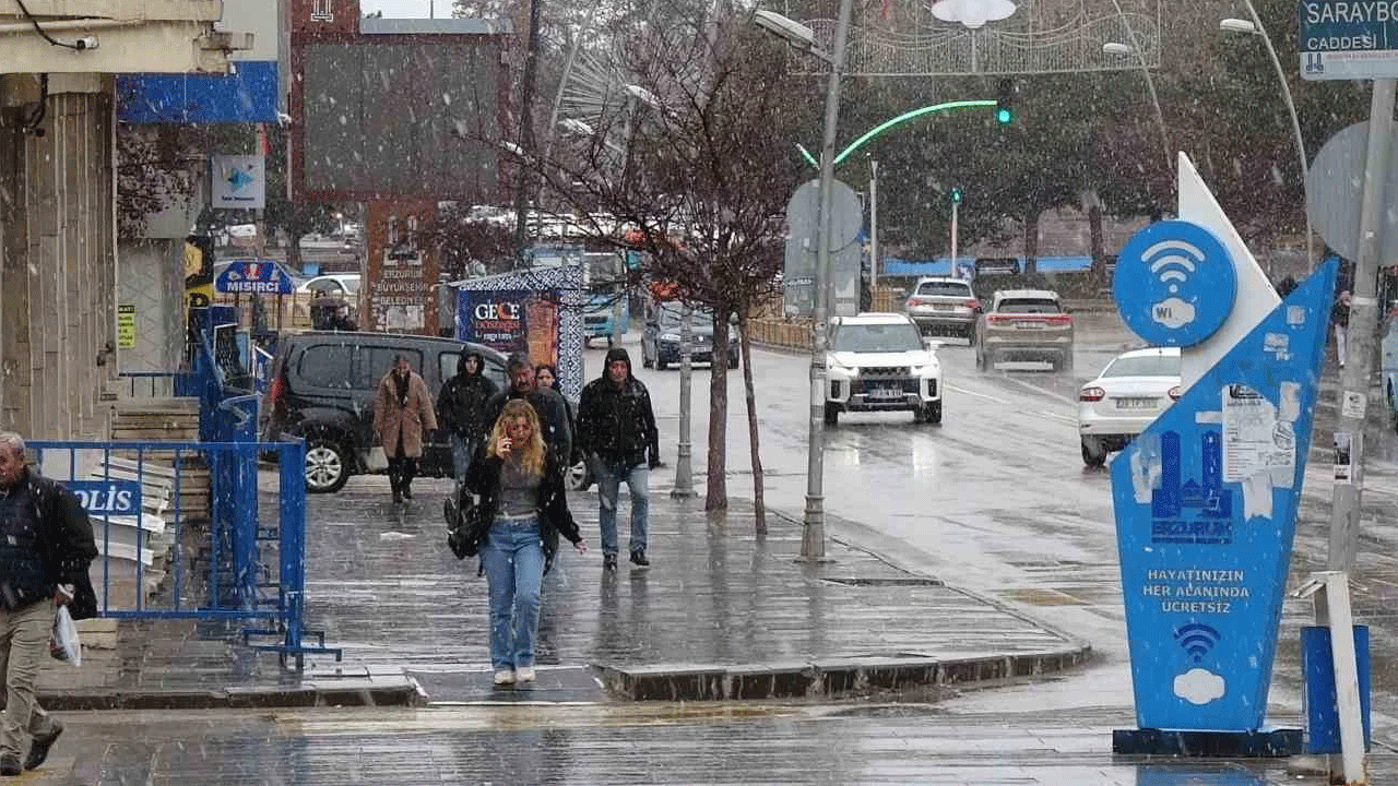 Türkiye yazı beklerken Anadolu'da kar sürprizi!