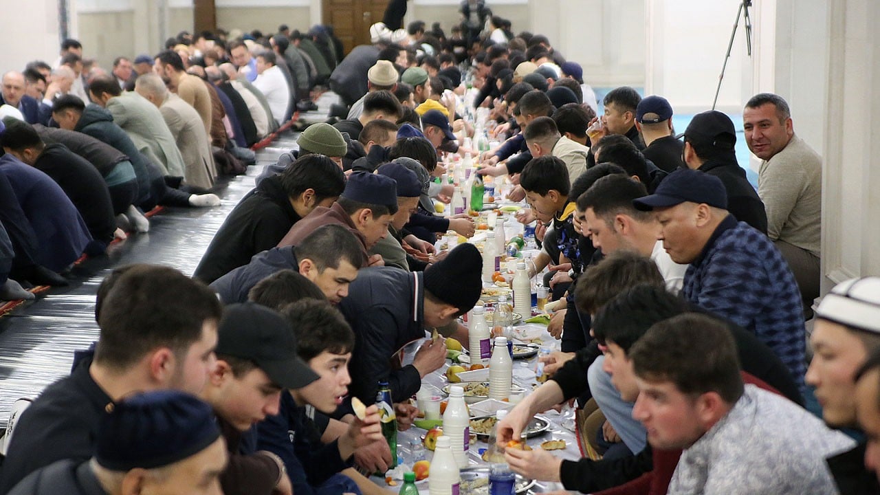Türkiye’den Bişkek’te toplu iftar!