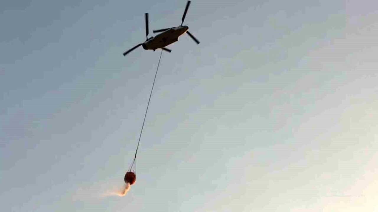 Türkiye'nin en büyük yangın söndürme helikopteri CH-47 Chinook, sahaya indi