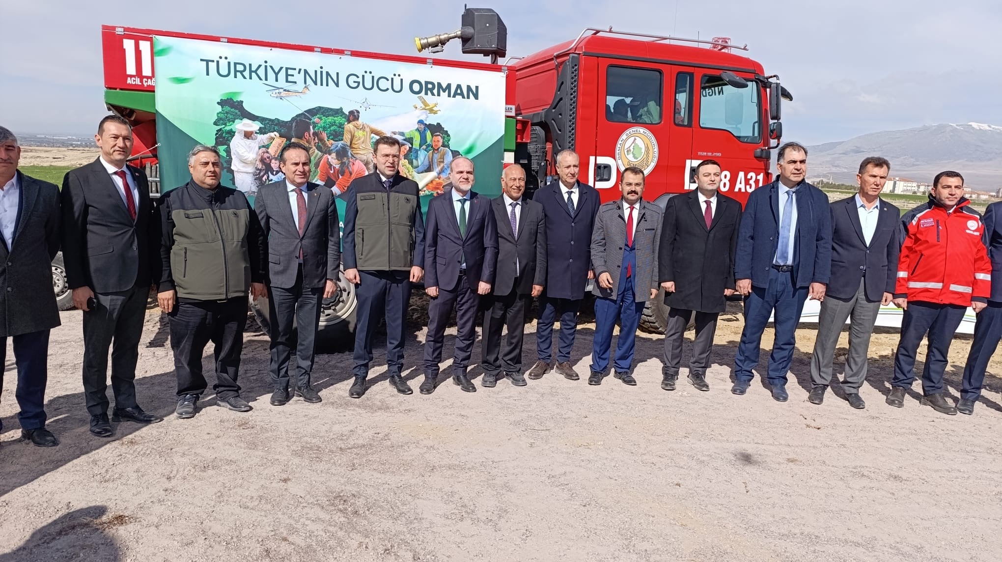 "Türkiye’nin gücü orman" sloganıyla Niğde’de fidanlar toprakla buluştu