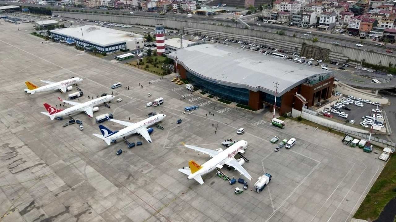 Uçakta sigara içmeye çalıştı! Tiryaki ortalığı karıştırdı