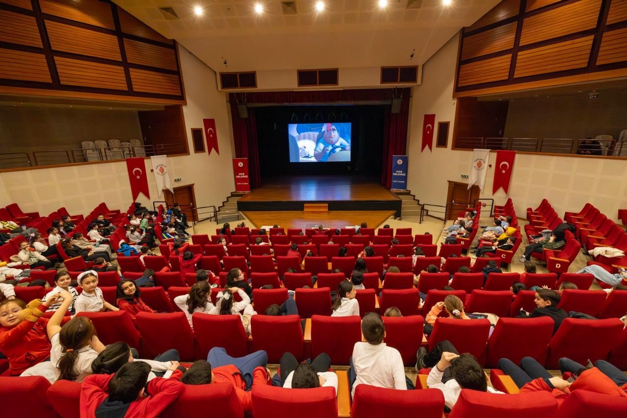 Ümraniye'de kültür sanat sezonu çocukların neşesiyle renkleniyor