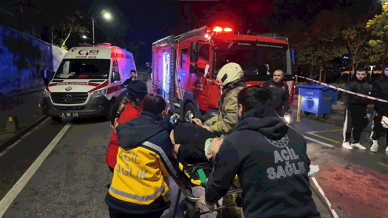 Üsküdar Sahilinde Korku Dolu Anlar! Hatalı Sollama Araçları Birbirine Kattı!