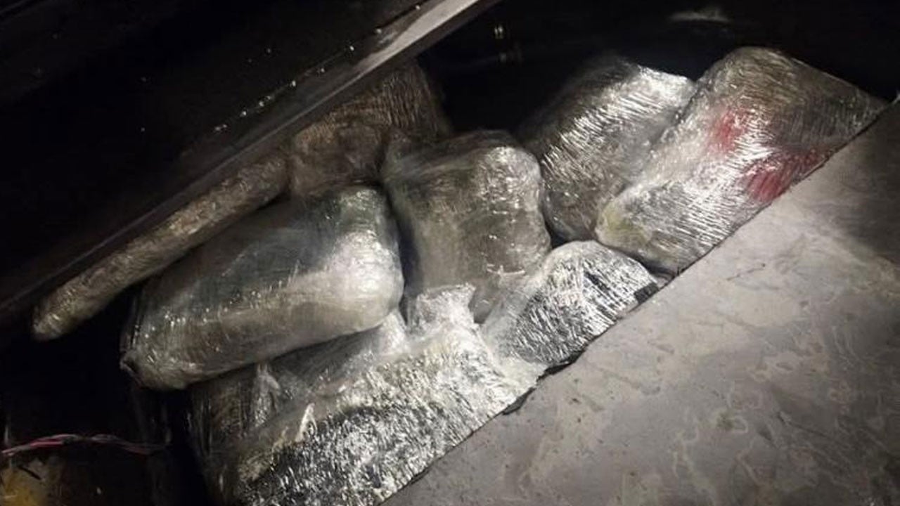 Uyuşturucu tacirlerine sınırda ağır darbe: 47 kilo esrar ele geçirildi