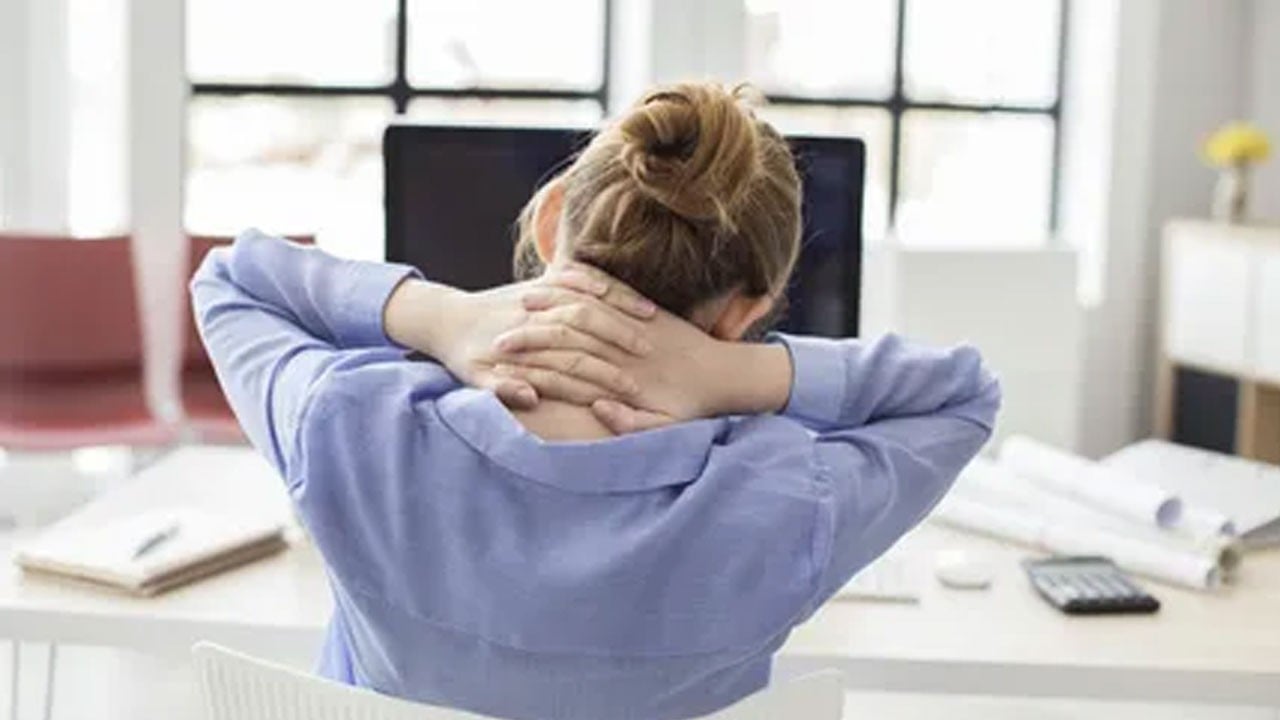 Uzmanı uyardı! İş yerinde saatlerce hareketsiz kalmayın