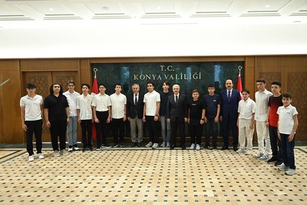 Vali Akın ve Başkan Altay şampiyonlarla buluştu