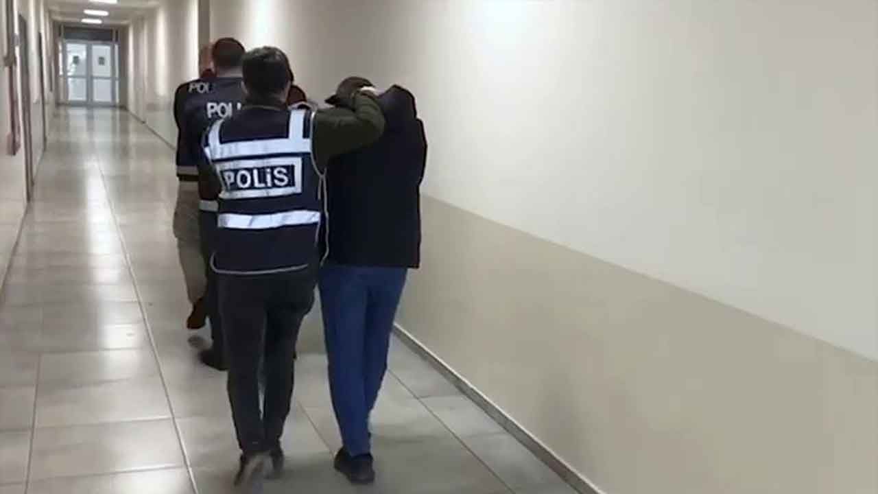 Vatandaşın kanını emen "Başkomiser" yalanı patladı! 20 milyonluk vurgun yapan dolandırıcılar kıskıvrak yakalandı!