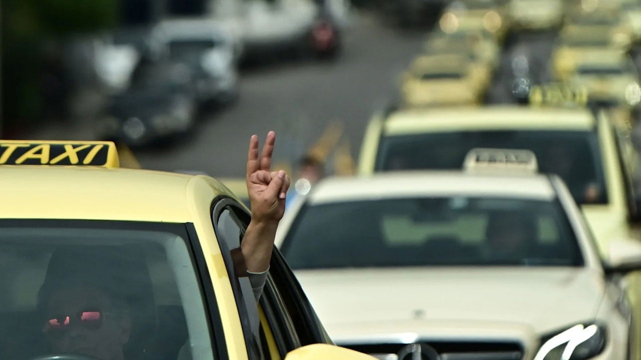 Ve beklenen oldu! Taksiler kontak kapattı