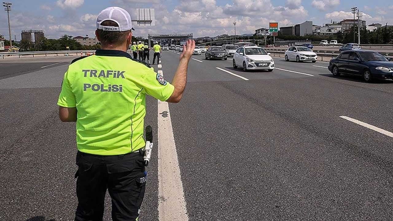 Yarın yola çıkacaklar dikkat! İstanbul'da bu yollar trafiğe kapatılacak