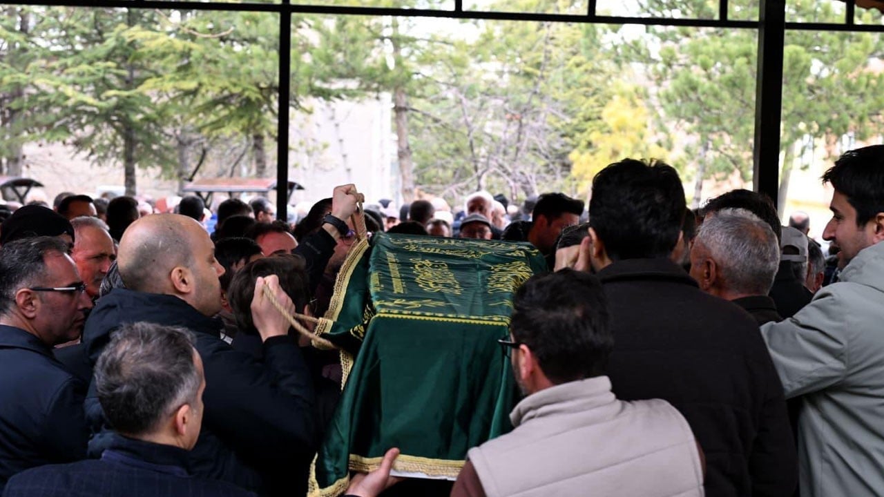 Yaya geçidinde acı ölüm! Pusetteki 17 aylık bebek hayatını kaybetti