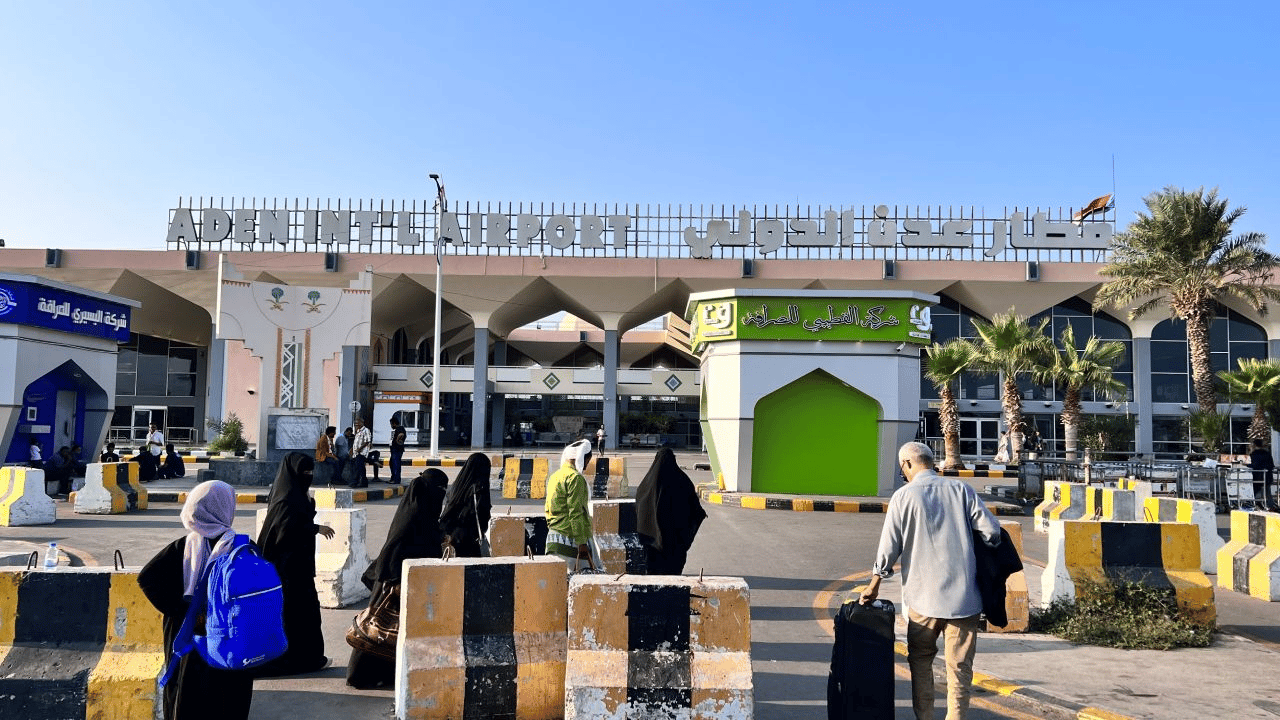 Yemen'de BAE destekli güçler, havalimanını kapattı