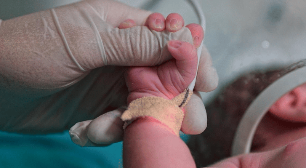 Yenidoğanlarda sessiz tehlike! Ateş olmadan da enfeksiyon olabilir