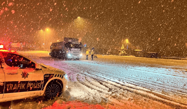 Yoğun kar yağışı zor anlar yaşattı