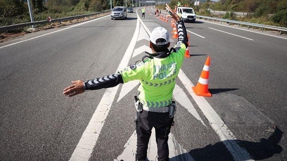 Yola çıkacaklar dikkat! TEM Otoyolu kesimler halinde trafiğe kapatılacak