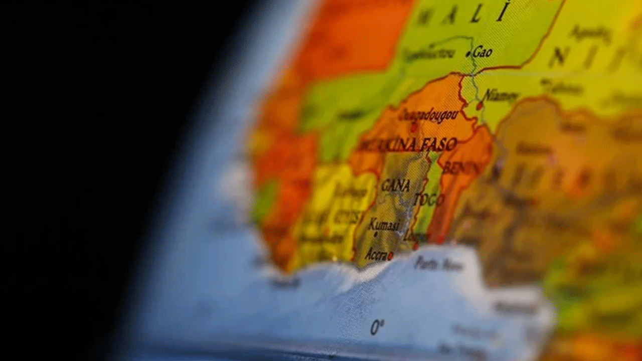 Yolcu otobüsüyle ambulans çarpıştı: 16 ölü!