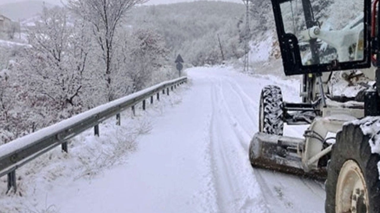 Yolculuk yapacaklar dikkat! Bingöl-Muş karayolu tır trafiğine kapatıldı