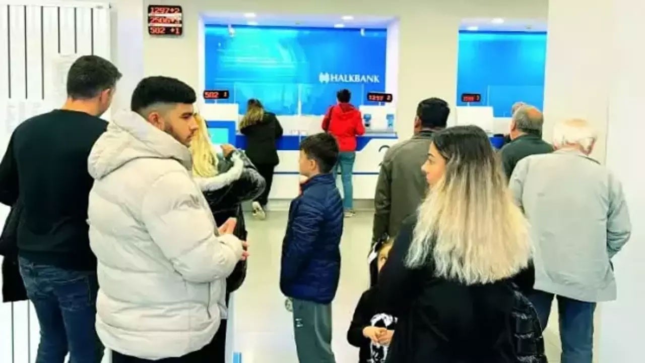 Yüzyılın konut projesine yoğun ilgi! Vatandaşlar bankalara koştu