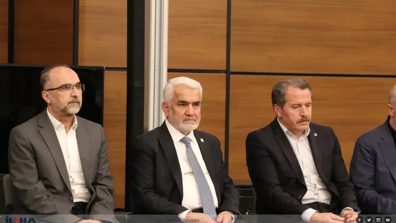 Zekeriya Yapıcıoğlu'ndan Memur-Sen Genel Başkanı Yalçın'a taziye ziyareti