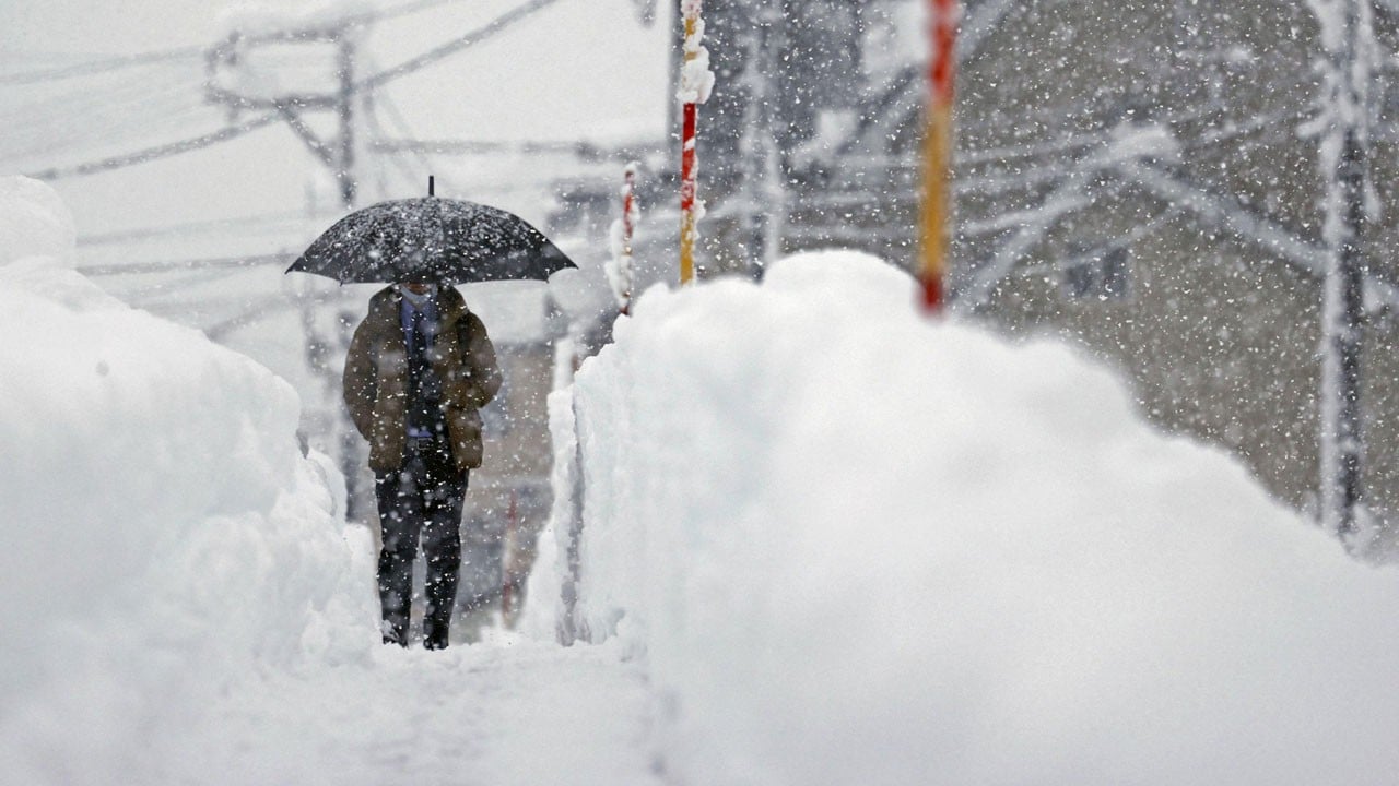 Zorlu kış şartları can aldı! O ülkede 14 günde 27 kişi hayatını kaybetti