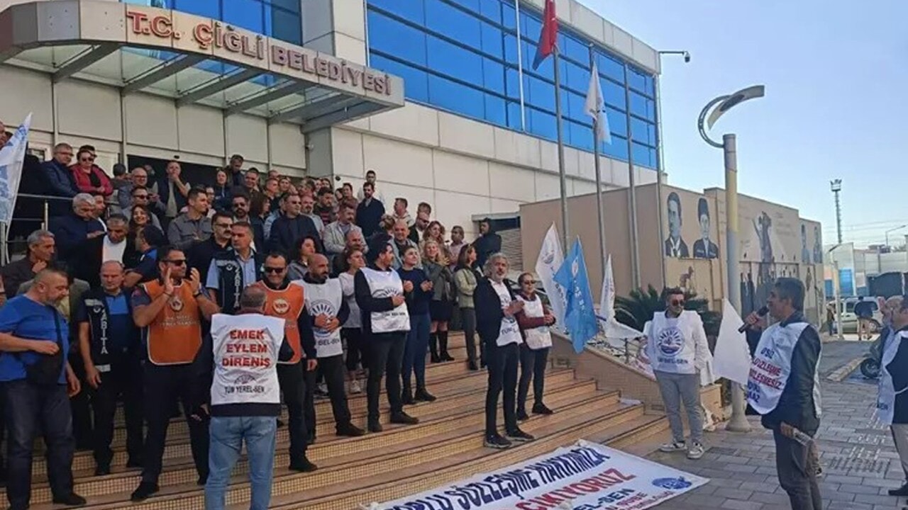 CHP’li Çiğli Belediyesinde bu kez memurlar eylemde