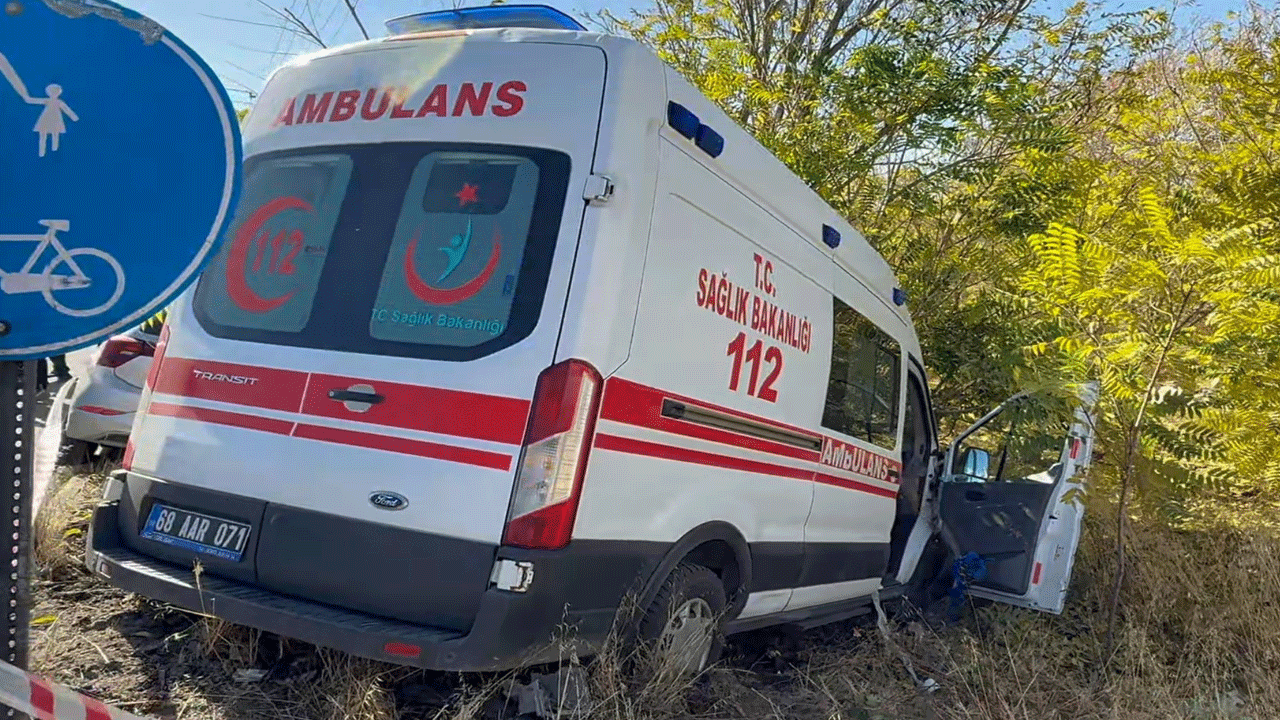 Yaralılar bir kez daha yaralandı! Ambulans ile hastaneye giden doktor çarpıştı: 7 kişi yaralandı