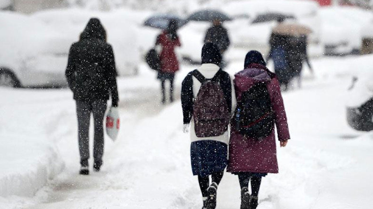 3 Aralık okullar tatil mi hangi illerde okullar tatil?