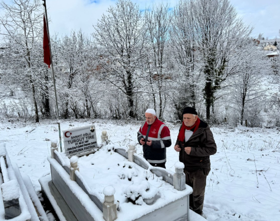 6 Şubat depreminde hayatını kaybeden Ordulu vatandaşlar, kabirleri başında anıldı
