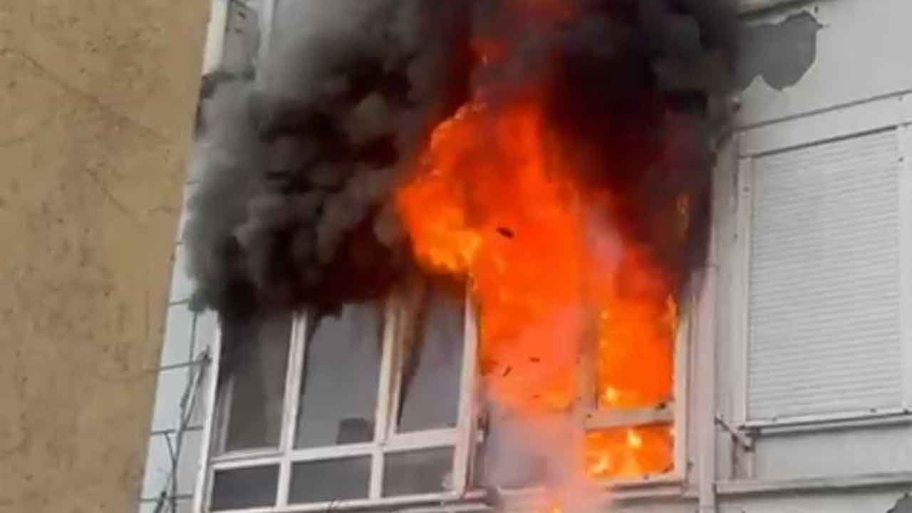 Ayvalık'ta buzdolabı bombası! Patlayan motor evi harabeye çevirdi!