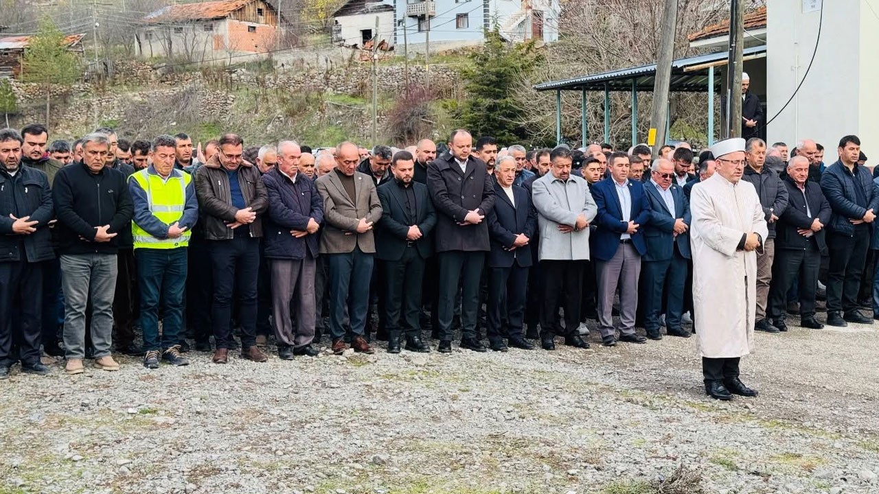 Baraj yükseldi, köy taşındı! 200 kabir için gıyabi namaz kılındı