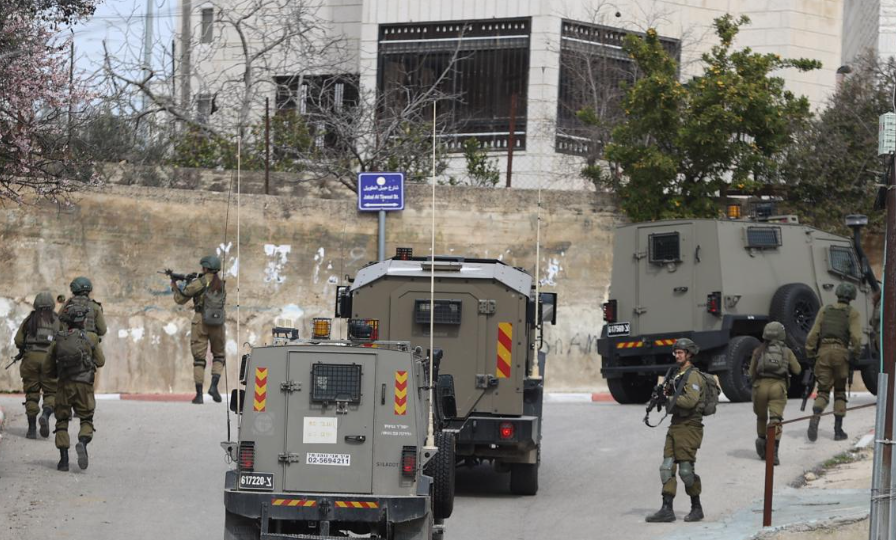 Batı Şeria’da siyonist terörü devam ediyor: Direksiyon başındaki Filistinliyi katlettiler!