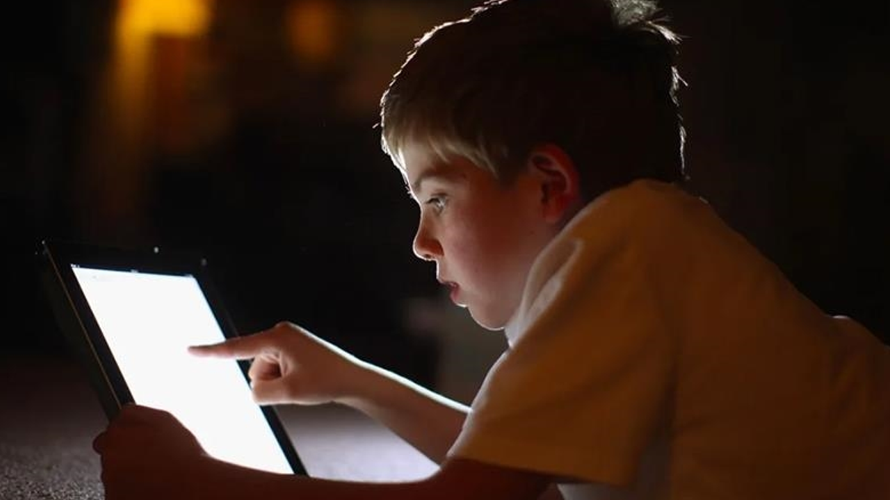 Bir ülke daha sosyal medyada yaş kısıtlaması planlanıyor!