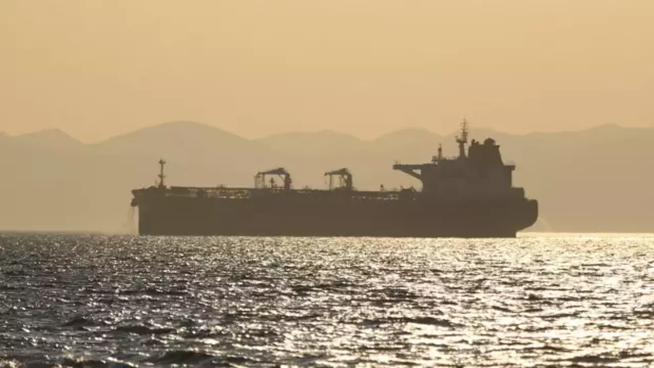 Çanakkale'de gemi arızası: Boğaz'da trafik durdu