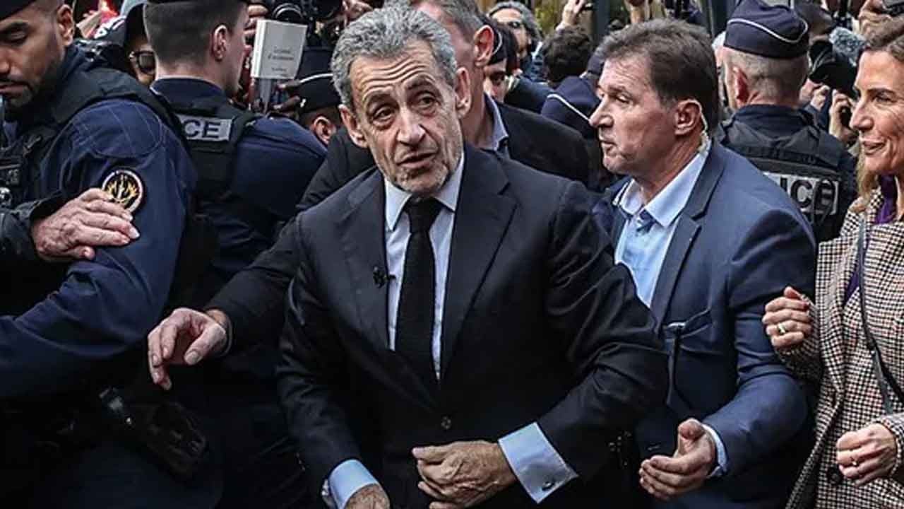 Demir parmaklıklar ardında bir Cumhurbaşkanı: Sarkozy’nin cezaevi günlüğü