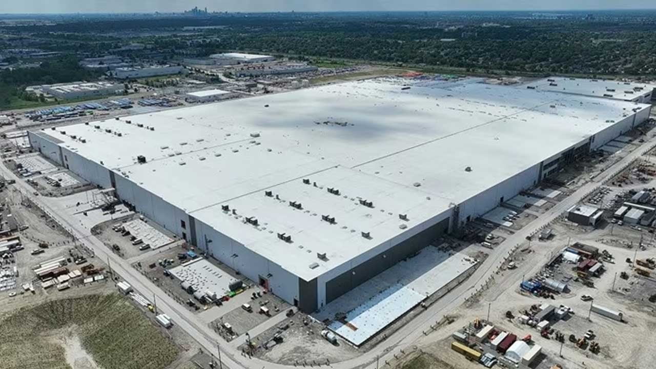 Dev otomobil firması bir projeden daha çekildi