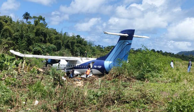 Endonezya'da kaybolan uçağın enkazına ulaşıldı: Vadi içerisinde ilk cansız beden bulundu
