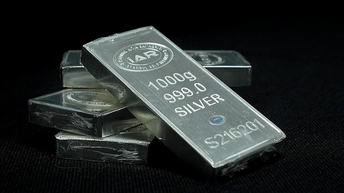 Evinde gümüş olan soluğu kuyumcuda alıyor! Cuma gününü yüzde 7.70 artışla kapattı