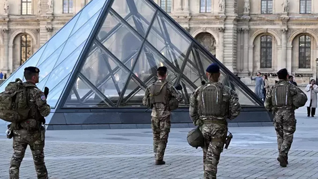 Fransızları çıldırttı: Louvre Müzesi'inin soyulması ile ilgili yeni bir flaş iddia... soyguncusu YouTuber...