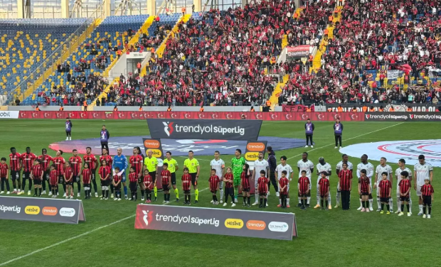 Gençlerbirliği Tribünlerinden Gazze’ye Umut Yağdı!