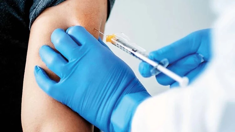 Gençlik iksiri aşıda mı saklı? 60 yaş sonrası zona aşısı olanlar biyolojik olarak daha genç kalıyor!