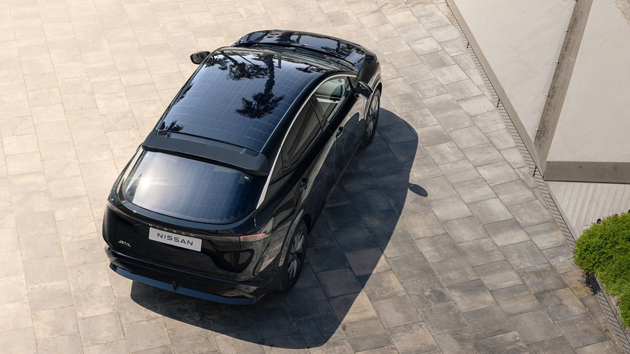 Güneşle şarj olan otomobil mümkün mü? Nissan’dan 23 kilometrelik çarpıcı test sonucu