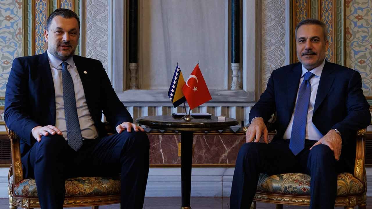  Hakan Fidan Bosnalı mevkidaşı ile görüştü