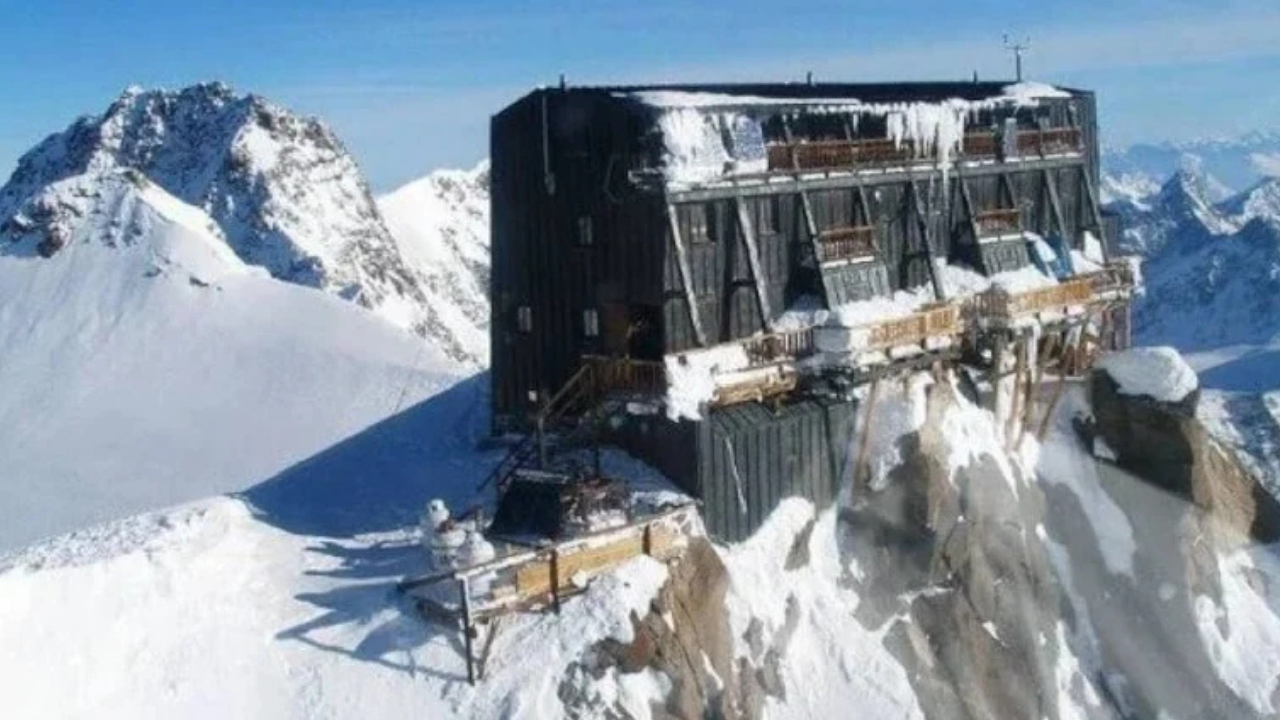 Helikopter bile ulaşamıyor: Sadece yürüyerek çıkılıyor