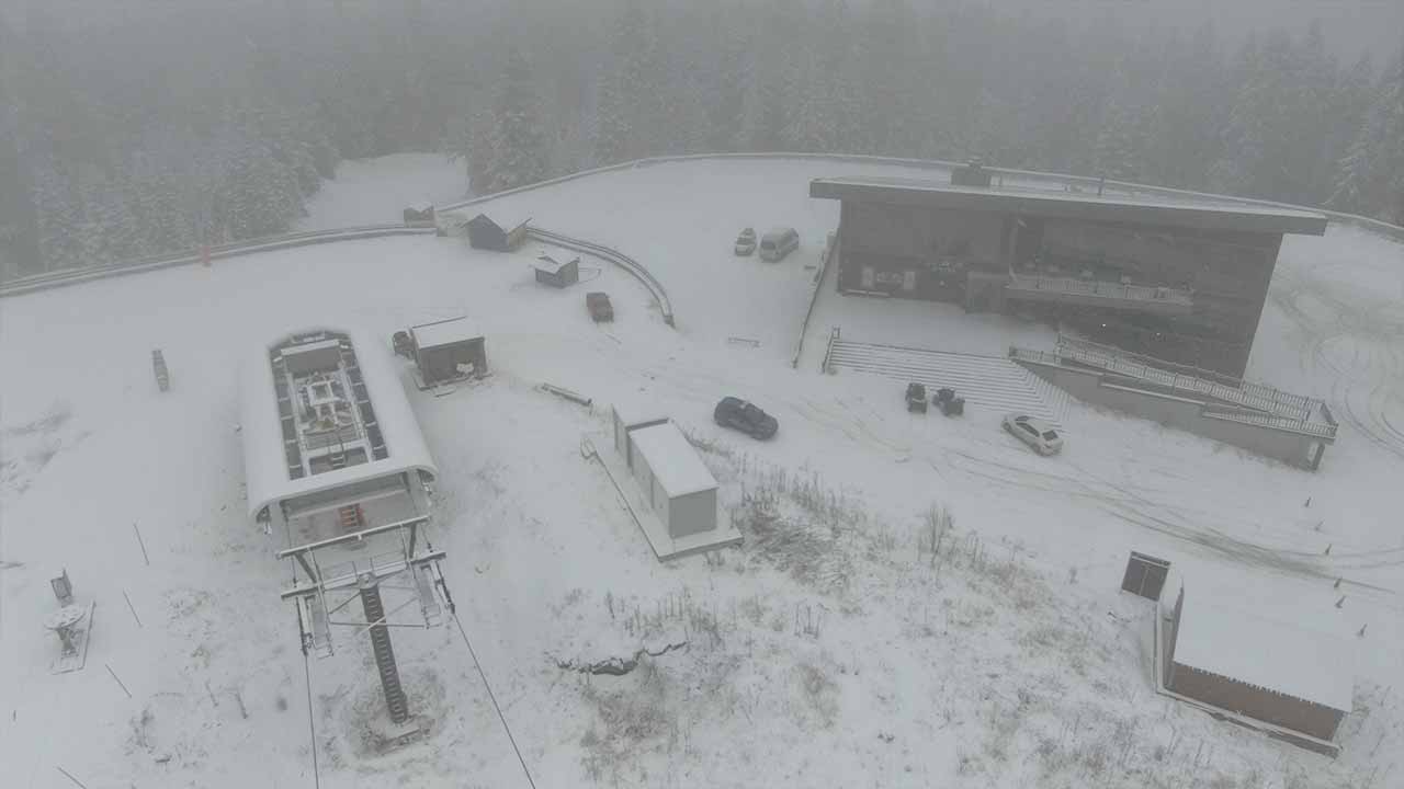 Ilgaz Dağı’nda kış yüzünü gösterdi! Kar ve sis etkisini artırdı
